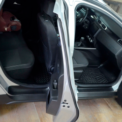 Накладки на пороги (передних и задних) дверей "КАРТ" для Renault Duster 2 (с 2021г.в.)(с комплектацией)