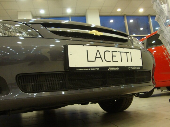 Защита радиатора "Standart" Chevrolet Lacetti (хэтчбек) чёрная купить недорого с доставкой в Ишим