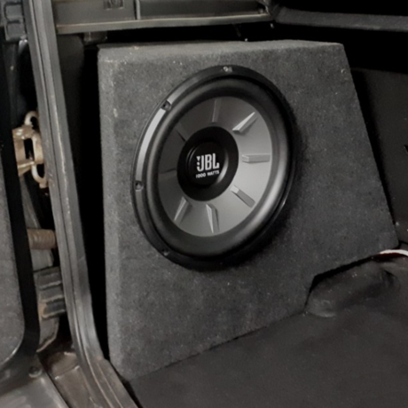 Короб под 10" сабвуфер B@3 2123 Chevrolet Niv@ (в левое крыло, 35 литров) купить недорого с доставкой в Ишим