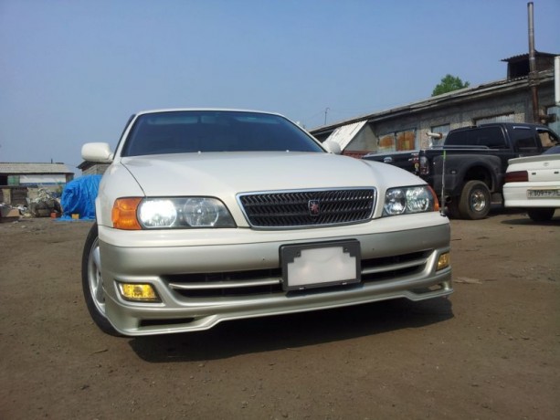 Накладка на передний бампер (сток) Toyota Chaser (100) купить недорого с доставкой в Ишим