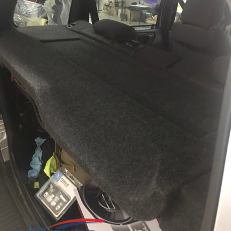 Полка B@3 2123 Chevrolet Niv@ (с боковинами, отв. под динамики 6х9 дюймов) купить недорого с доставкой в Ишим