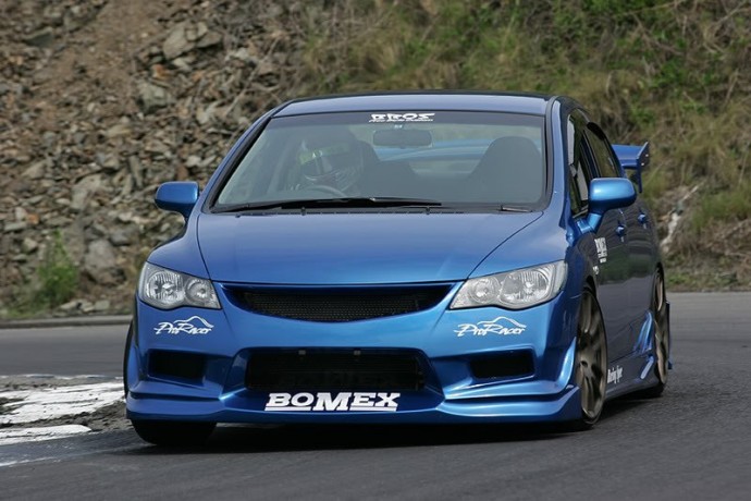 Аэродинамический обвес "Bomex" Honda Civic 4D купить недорого с доставкой в Ишим
