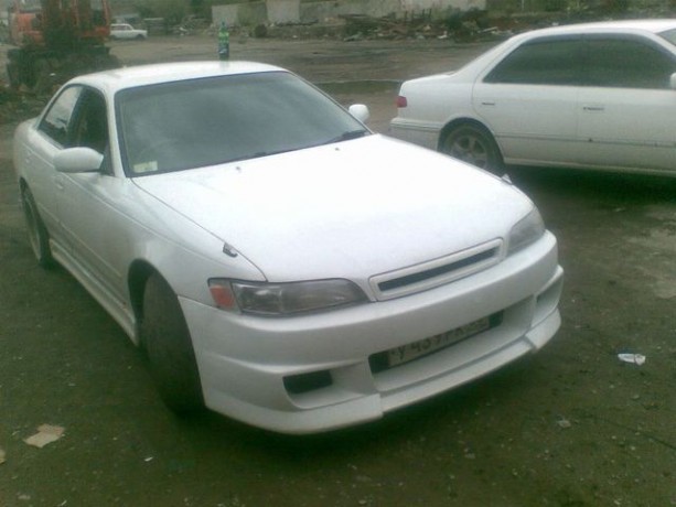 Решетка радиатора (тип I) Toyota Mark II (90) купить недорого с доставкой в Ишим