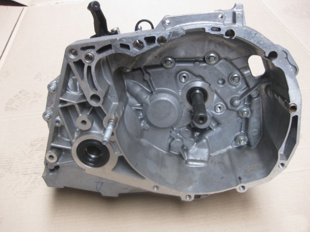 Механическая коробка переключения передач (МКПП 5-ст.) Renault JR5-514, двигатель К4М  1.6 16V, новая, оригинал 320106193R 8200934990 купить недорого с доставкой в Ишим