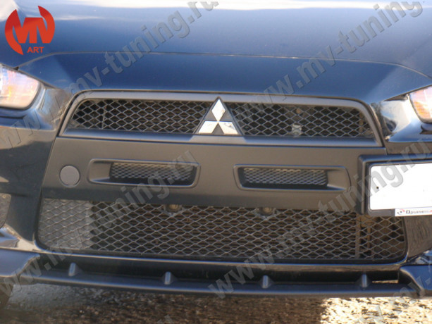 Зубатка - вставка между передними клыками для Mitsubishi Lancer X (2007-2016) купить недорого с доставкой в Ишим