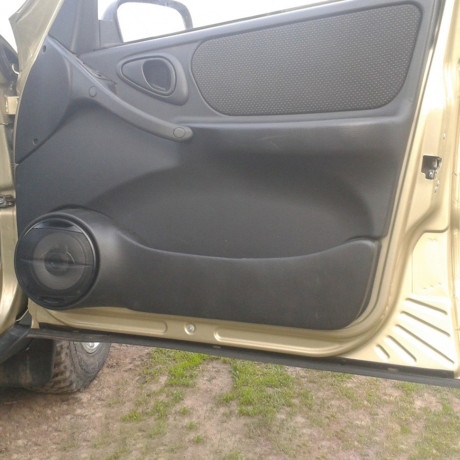 Подиумы B@3 2123 Chevrolet Niv@ (под динамик 16см) купить недорого с доставкой в Ишим