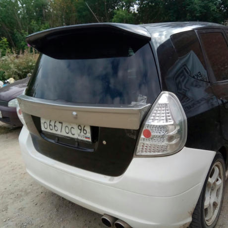Средняя накладка на 5 дверь для Honda Fit GD купить недорого с доставкой в Ишим